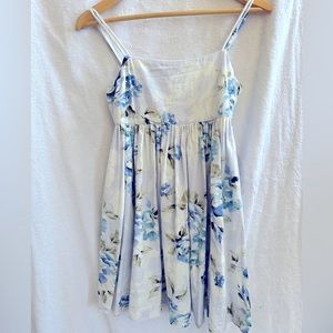 Sweet 16 Babydoll floral linen blend short summer dress. Small. Mint condition.